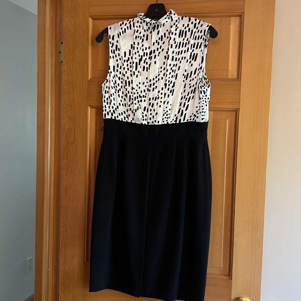 White House Black Market dress. - Picture 3 of 4
